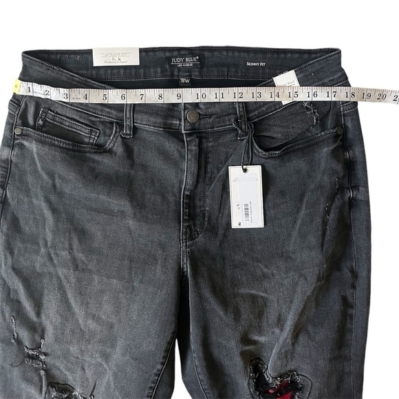 NEW WITH TAGS Judy Blue Black Buffalo Plaid Patch Skinny SIZE 18W - Picture 9 of 16